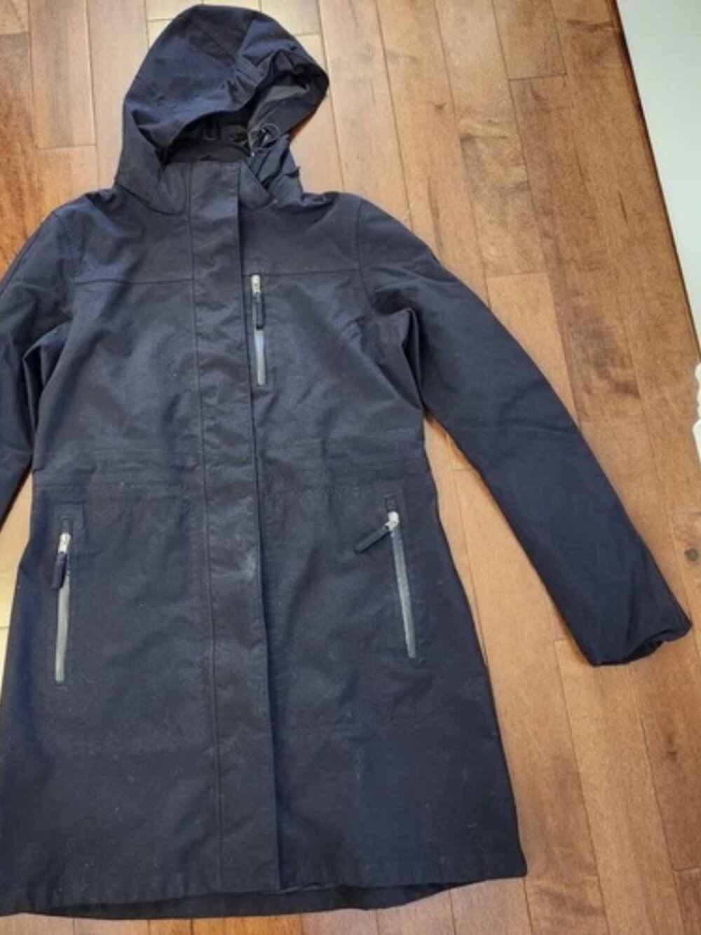 Patagonia women's black full zip hooded jacket in size medium - Picture 2 of 5